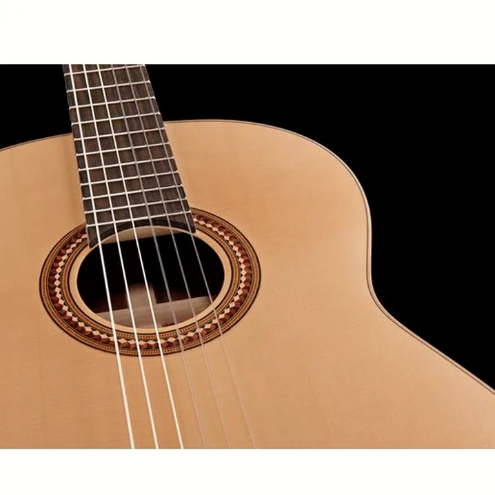 Chitarra classica Höfner HM65-F-S Senorita / Recensione, Confronto, Test