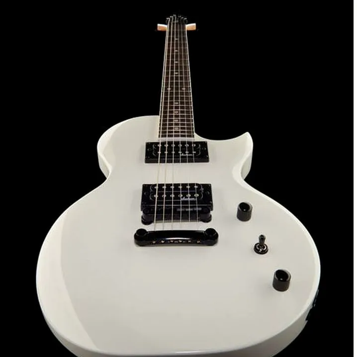 Chitarra elettrica Jackson JS22 AH SC Monarkh Snow White / Prova, Confronto, Recensione