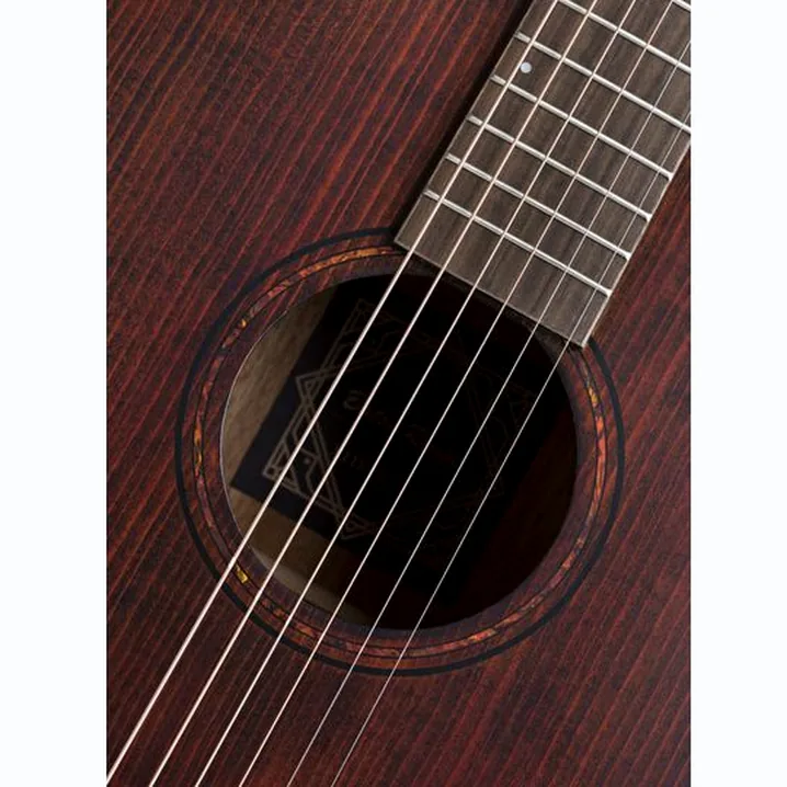 La chitarra acustica Baton Rouge X11S/FJE-SCR Recensione, Confronto, Test