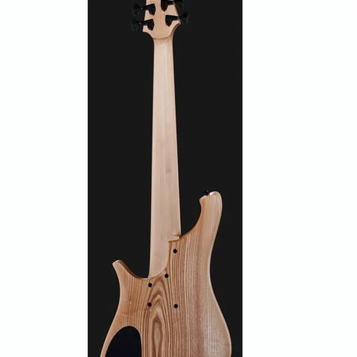 Il basso elettrico Le Fay Herr Schwarz 6 Natural 24 – Recensione, Confronto, Test