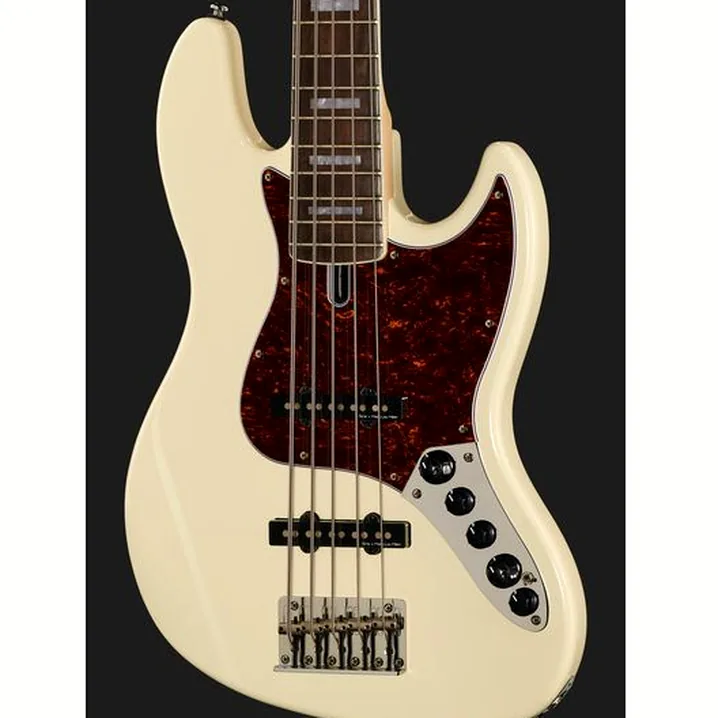 Il basso elettrico Marcus Miller V7 Alder-5 AWH 2nd Gen Recensione, Confronto, Test