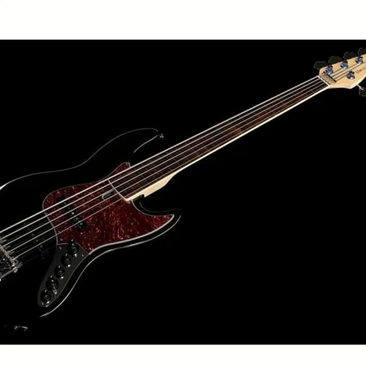 Il basso elettrico Marcus Miller V7 Alder-5 FL BK 2nd Gen / Prova, Confronto, Recensione