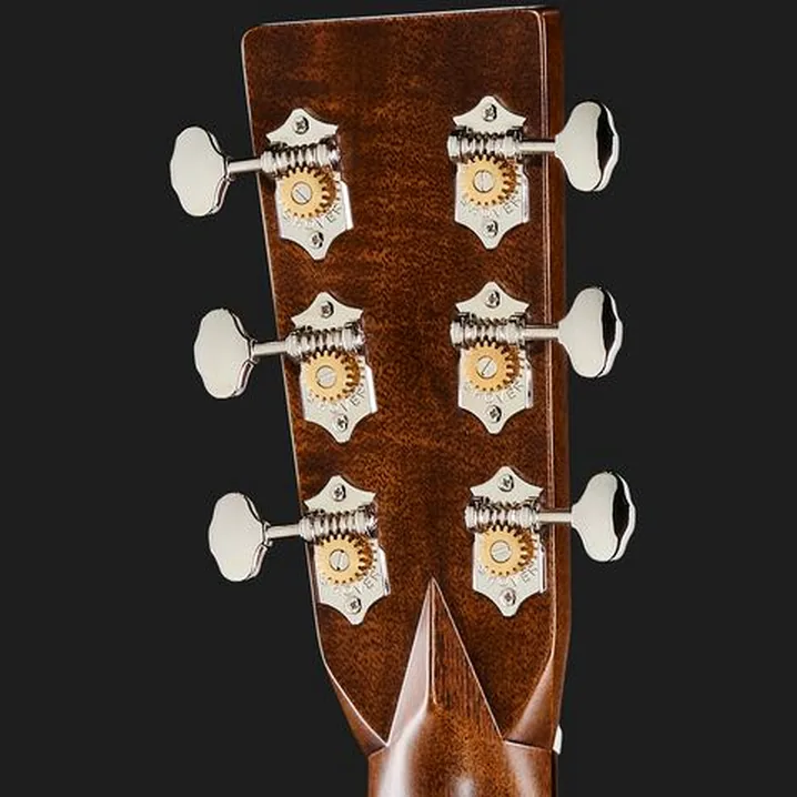 La chitarra acustica Martin Guitars OM-28 / Confronto, Test e Recensioni