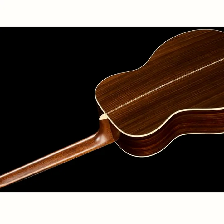 La chitarra acustica Martin Guitars OM-28 / Confronto, Test e Recensioni