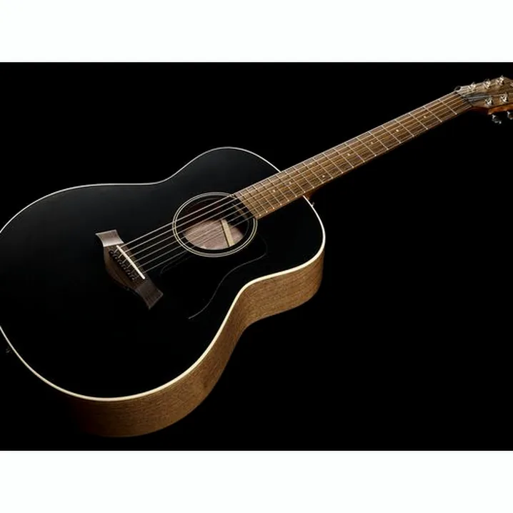 La chitarra acustica Taylor GTe Blacktop: Recensione, Opinioni, Confronto