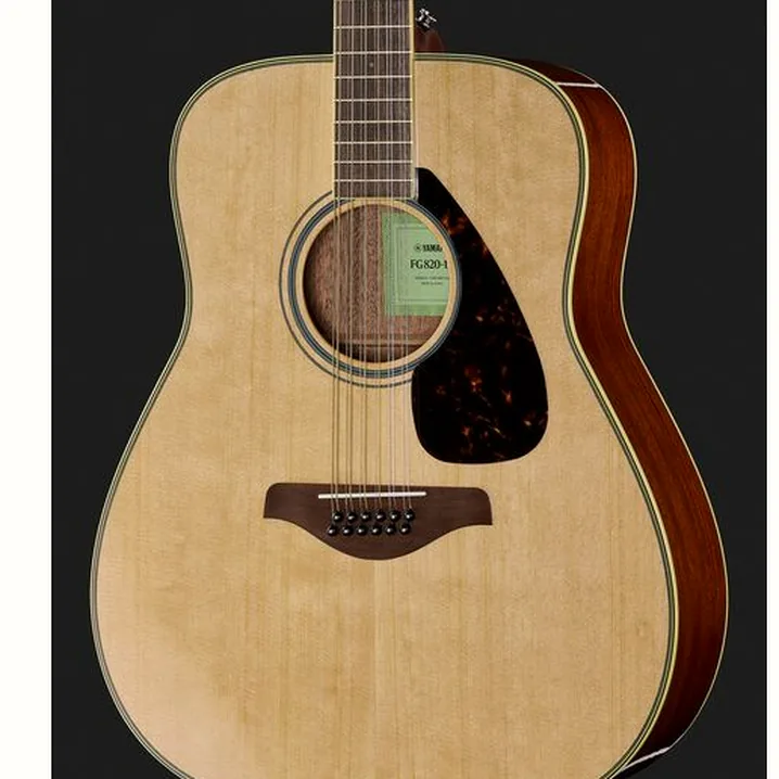 La chitarra acustica Yamaha FG820-12 NTII / Confronto, Test e Recensioni