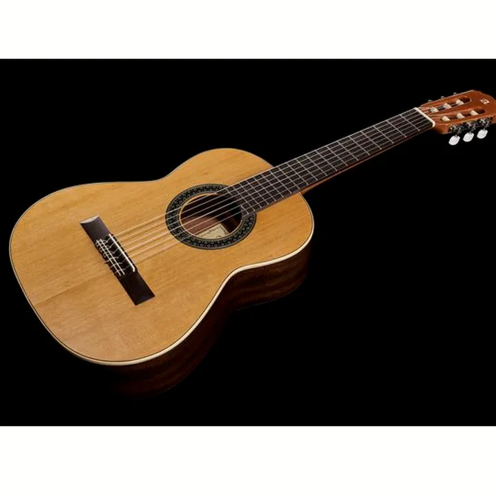 La chitarra classica Alhambra 1C HT 1/2 incl. Gigbag / Prova, Confronto, Recensione