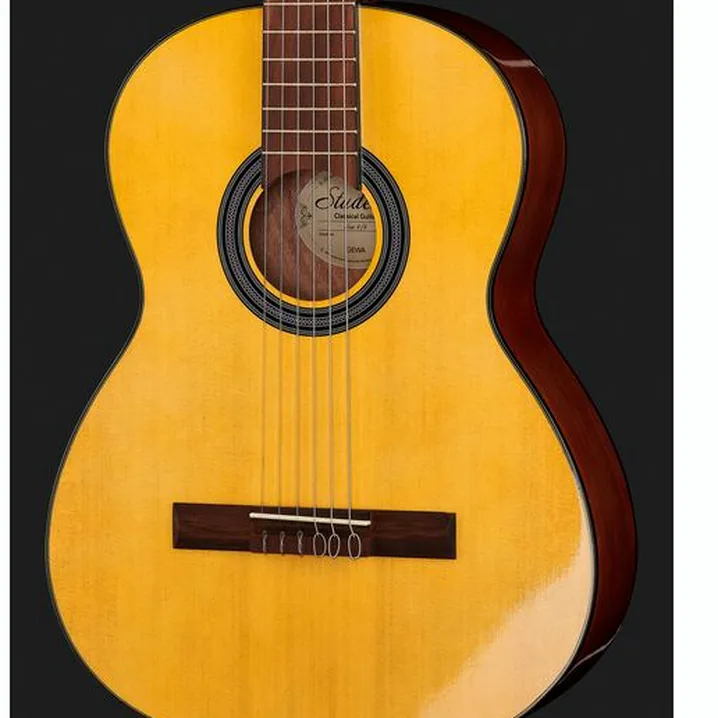 La chitarra classica Gewa Student Natural 4/4 LH: Recensione, Opinioni, Confronto