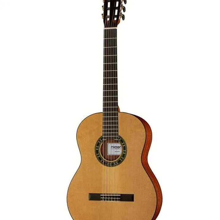 La chitarra classica La Mancha Romero Granito 32-N / Prova, Confronto, Recensione