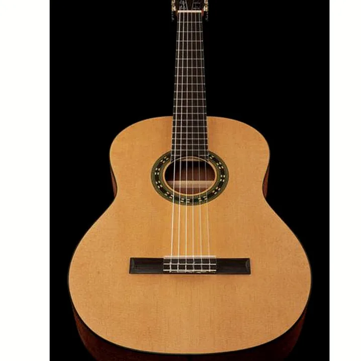 La chitarra classica La Mancha Romero Granito 32-N / Prova, Confronto, Recensione