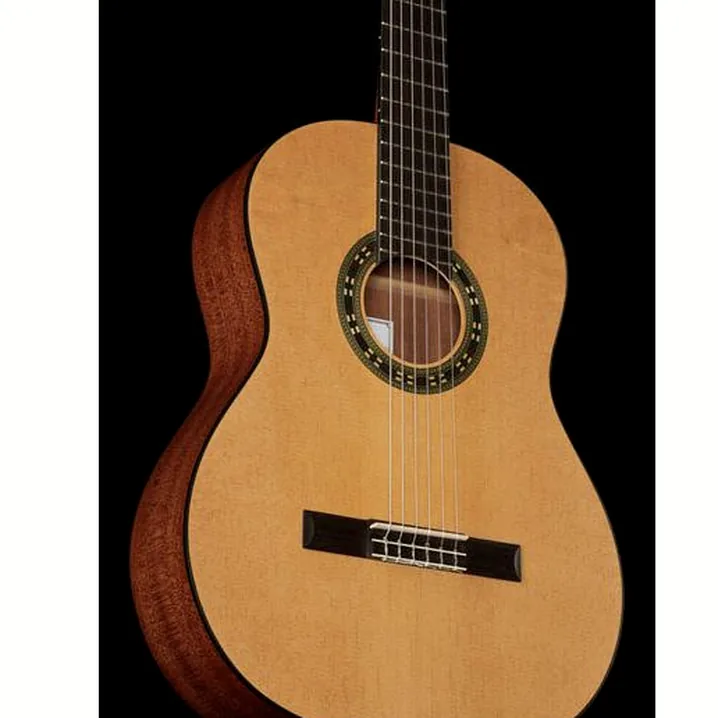La chitarra classica La Mancha Romero Granito 32-N / Prova, Confronto, Recensione