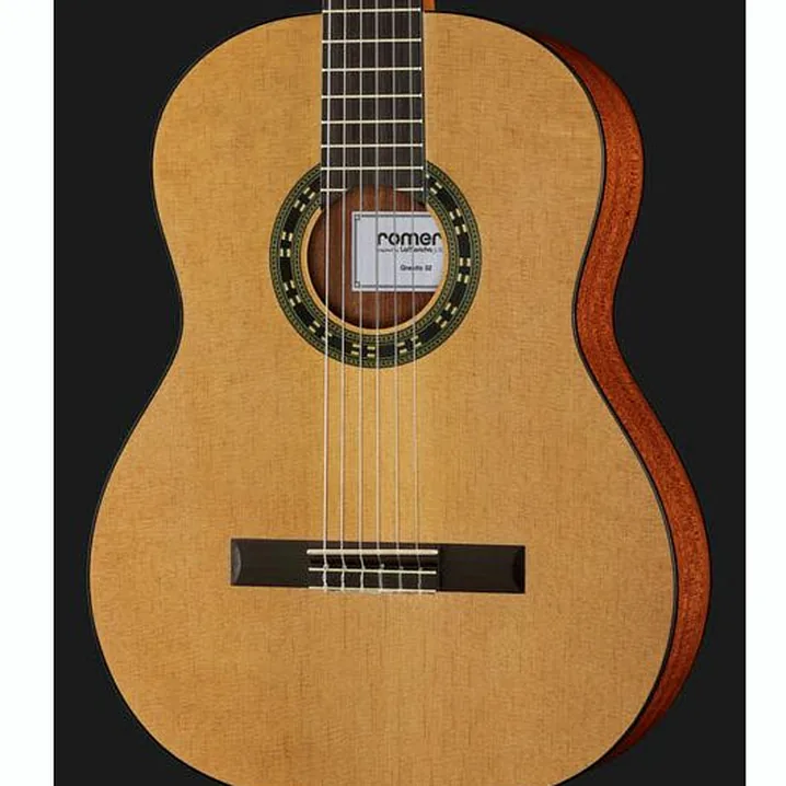 La chitarra classica La Mancha Romero Granito 32-N / Prova, Confronto, Recensione
