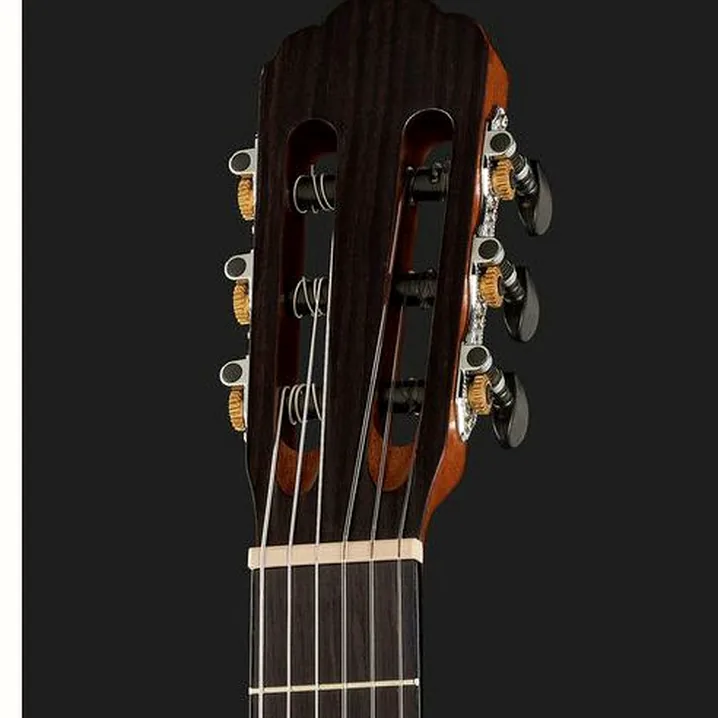 La chitarra classica La Mancha Romero Granito 32-N / Prova, Confronto, Recensione
