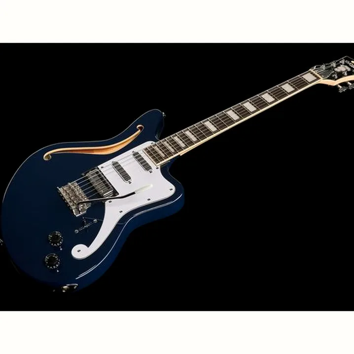 La chitarra elettrica DAngelico Premier Bedford SH Navy Blue Recensione, Test & Confronto