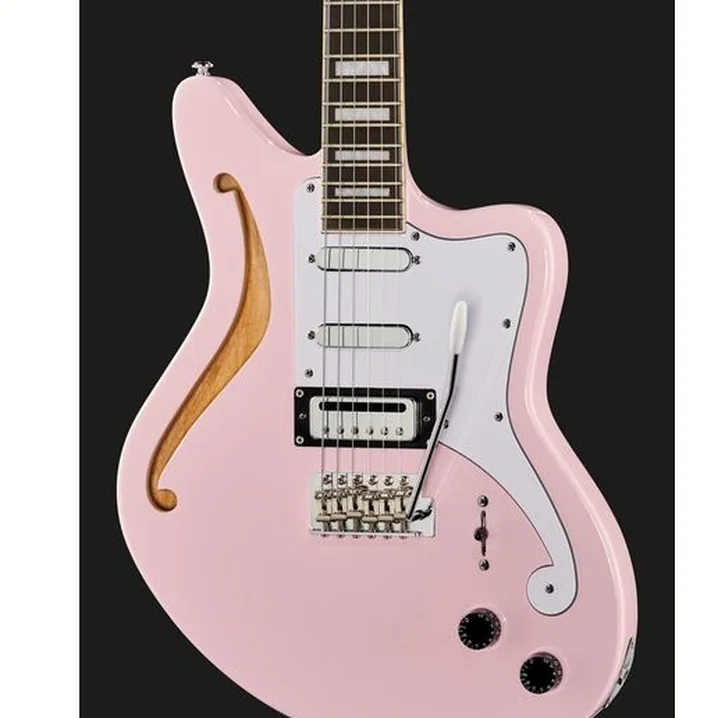 La chitarra elettrica DAngelico Premier Bedford SH Shell Pink Recensione, Test & Confronto