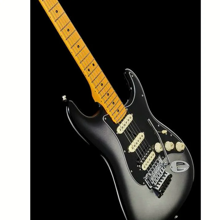 La chitarra elettrica Fender AM Ultra Luxe Strat HSS FR SB Recensione, Test & Confronto