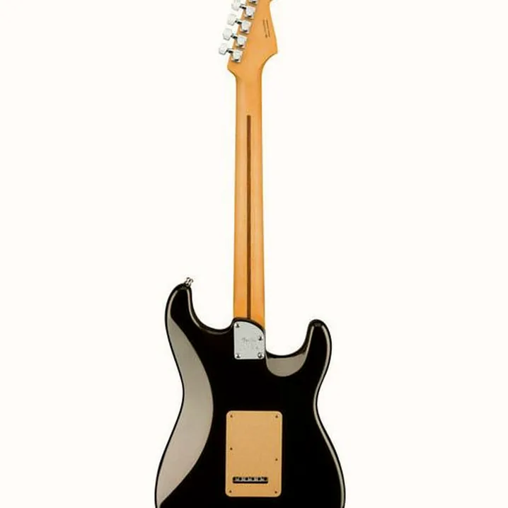 La chitarra elettrica Fender AM Ultra Strat MN TXT LH, Recensione e Test