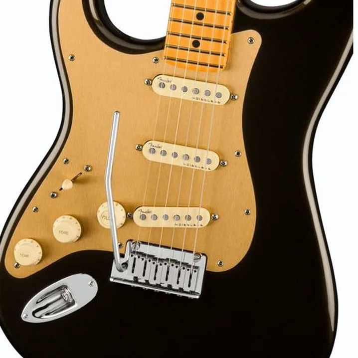 La chitarra elettrica Fender AM Ultra Strat MN TXT LH, Recensione e Test