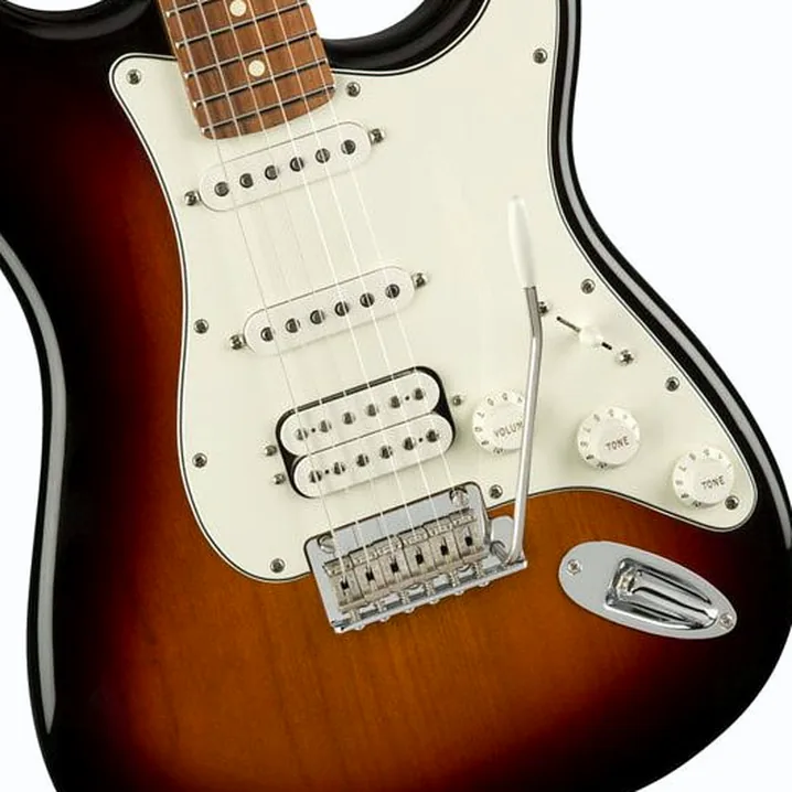 La chitarra elettrica Fender Player Series Strat HSS PF 3TS: Confronto, Recensioni, Test
