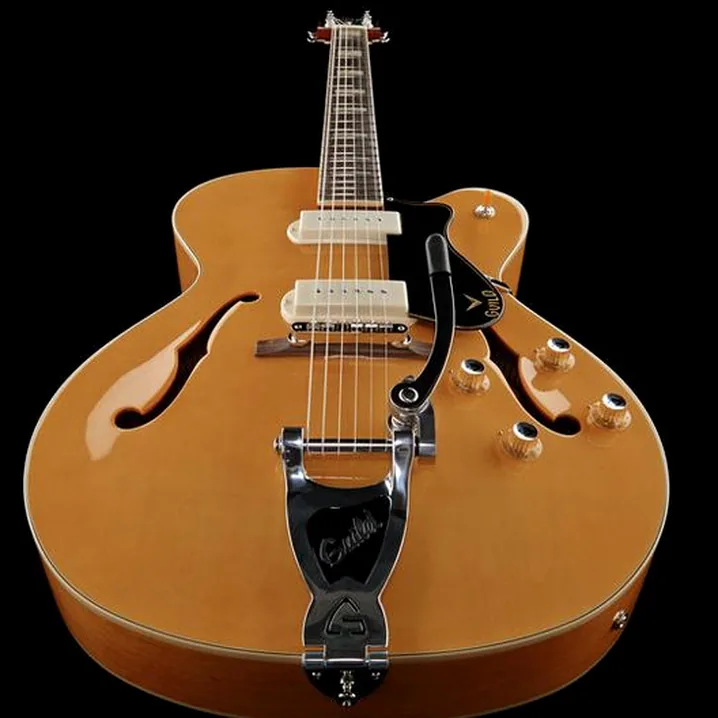 La chitarra elettrica Guild X-175B Manhattan w/Bigsby Recensione, Test & Confronto