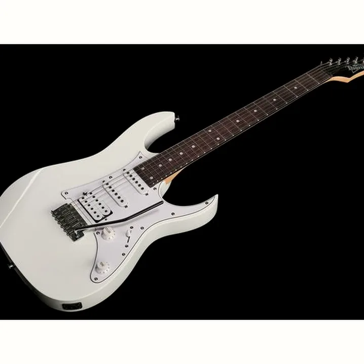 La chitarra elettrica Ibanez GRG140-WH: Confronto, Recensioni, Test
