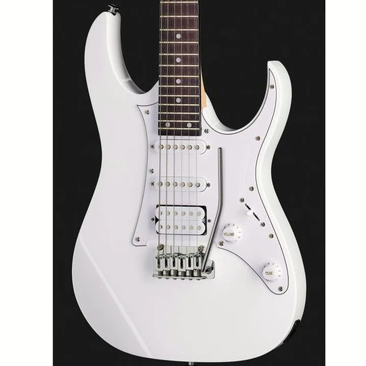 La chitarra elettrica Ibanez GRG140-WH: Confronto, Recensioni, Test