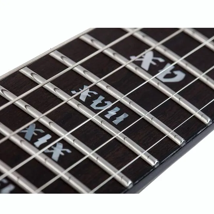 La chitarra elettrica Schecter C-1 FR S Apocalypse Red Reign Recensione, Test & Confronto