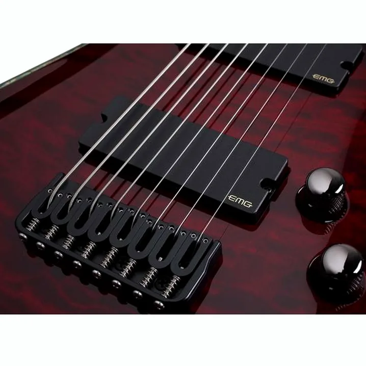 La chitarra elettrica Schecter Hellraiser C-8 Black Cherry Recensione, Test & Confronto