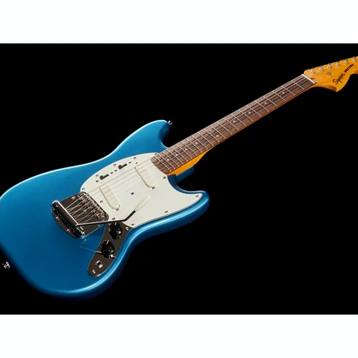 La chitarra elettrica Squier CV 60s Mustang LPB, Recensione e Test