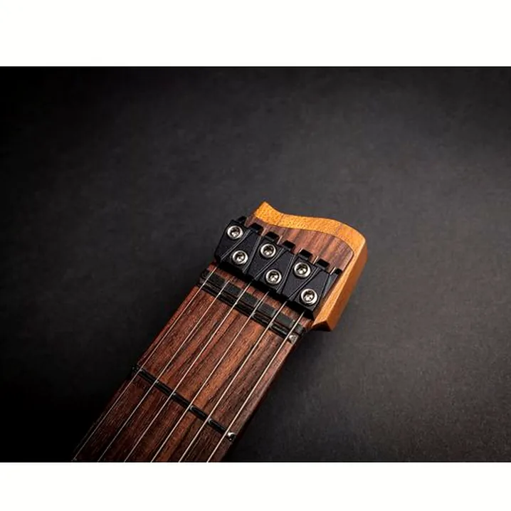 La chitarra elettrica Strandberg Boden NX 6 Lefty Glacier BB Recensione, Test & Confronto
