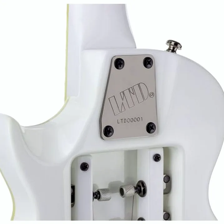 La chitarra elettrica Traveler Guitar LTD EC-1 Snow White Recensione, Test & Confronto