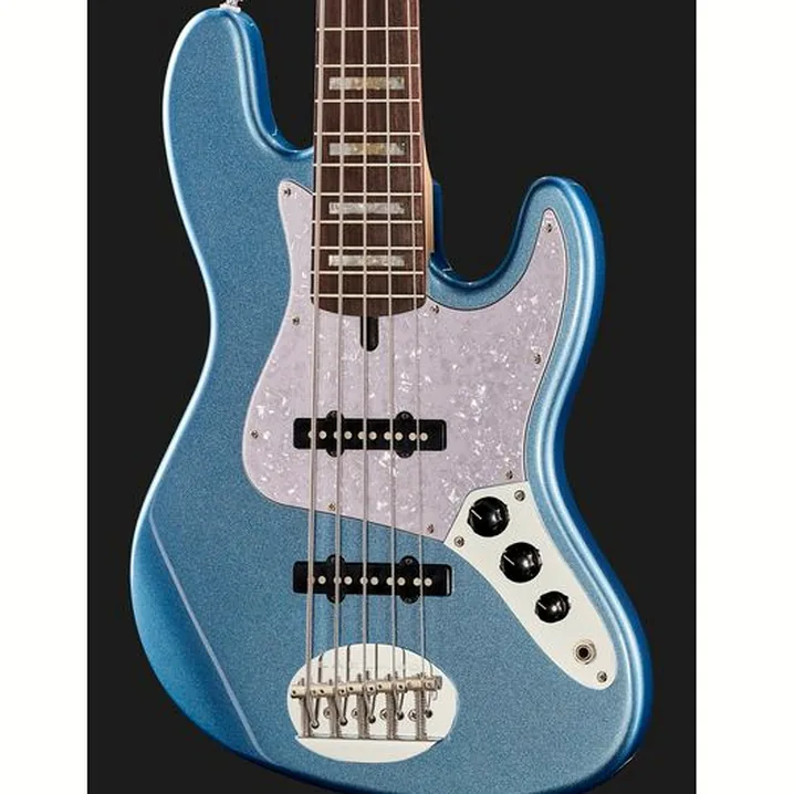 Il basso Lakland Skyline 55-60 Custom 5 LPB: Prova, Recensione e Confronto