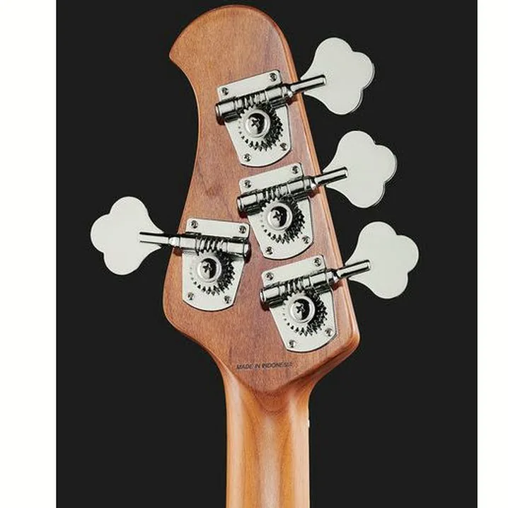 Il basso Sterling by Music Man StingRay 34 HH MN Daphne Blue: Confronto, Test e Recensioni