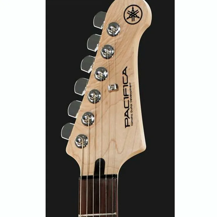 La chitarra Yamaha Pacifica 120H BK – Prova e Recensione