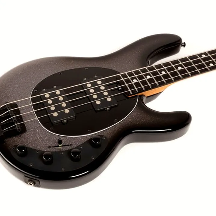 Music Man Stingray 4 Special HH EB Smoke / Test, Recensioni e Confronto