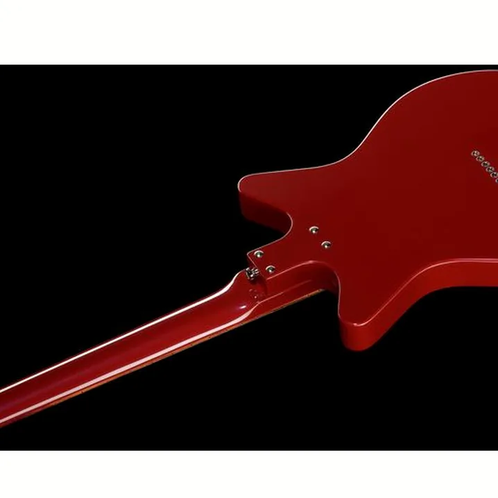 Recensione e prova della chitarra Danelectro 59X12 blood red
