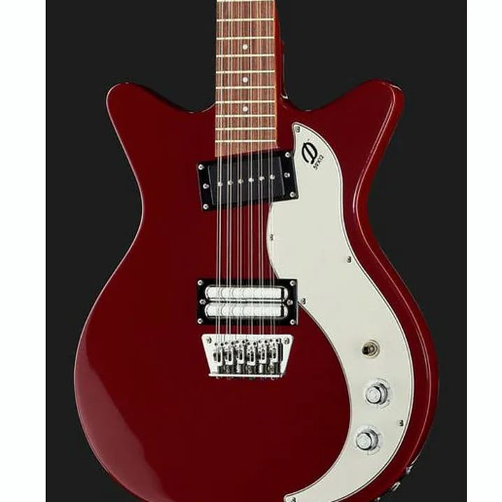 Recensione e prova della chitarra Danelectro 59X12 blood red
