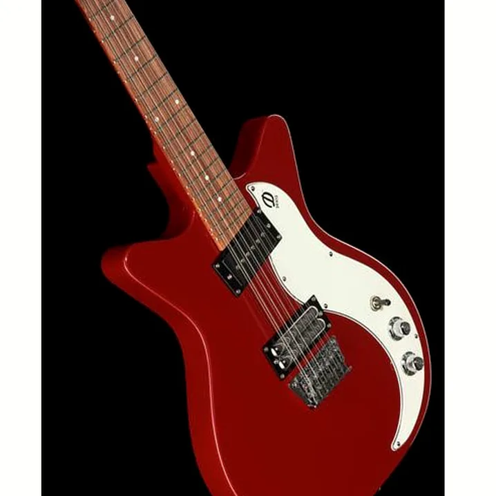 Recensione e prova della chitarra Danelectro 59X12 blood red