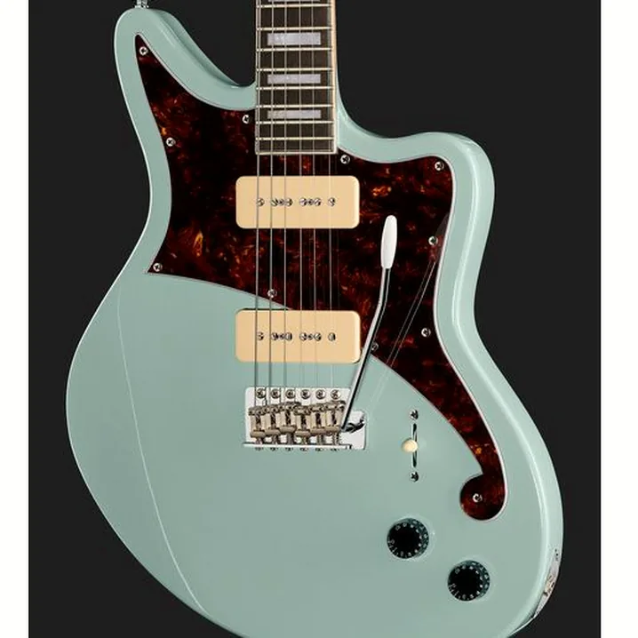 Recensione e prova della chitarra DAngelico Premier Bedford SkyBlue