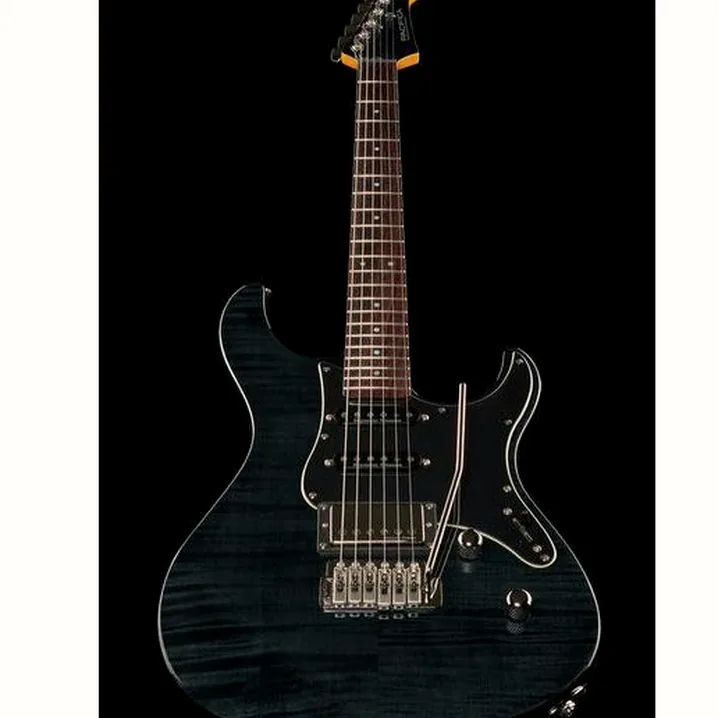 Recensione e prova della chitarra elettrica Yamaha Pacifica 612V II FM TBL