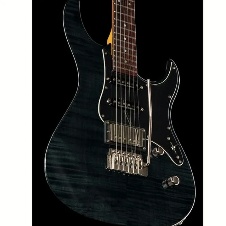 Recensione e prova della chitarra elettrica Yamaha Pacifica 612V II FM TBL