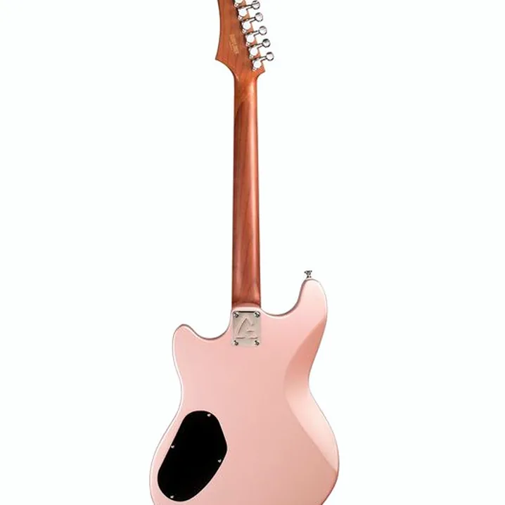 Recensione e prova della chitarra Guild Surfliner Deluxe RQM