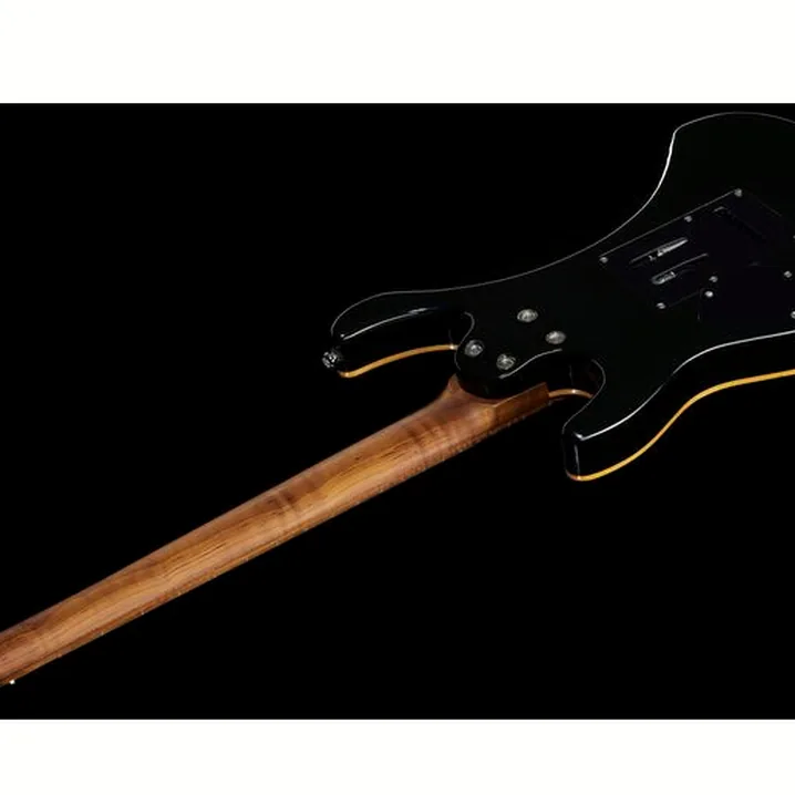 Recensione e prova della chitarra Harley Benton Fusion-III HSH Roasted FCH