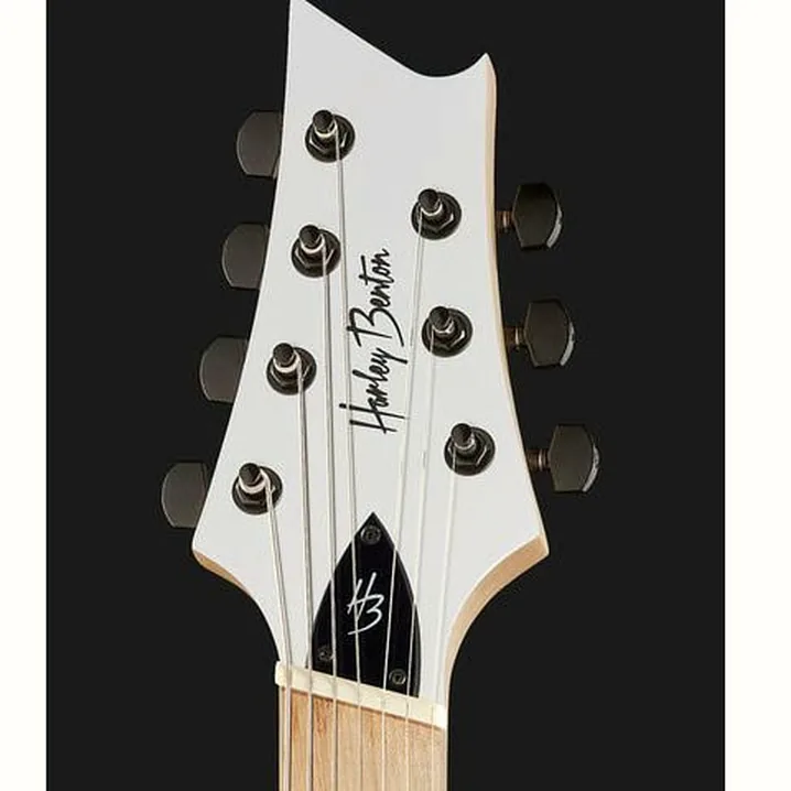Recensione e prova della chitarra Harley Benton R-457MN WH MultiScale