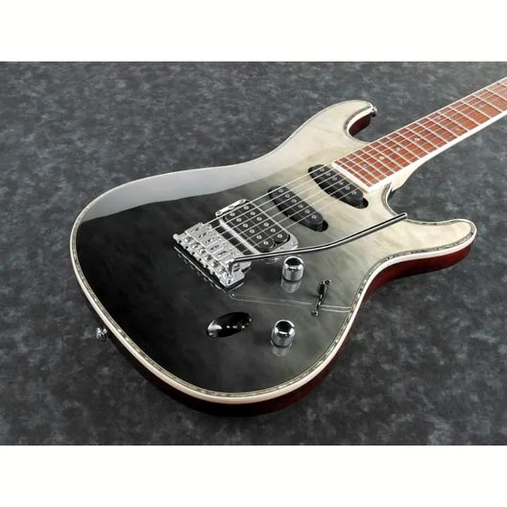 Recensione e prova della chitarra Ibanez SA360NQM-BMG