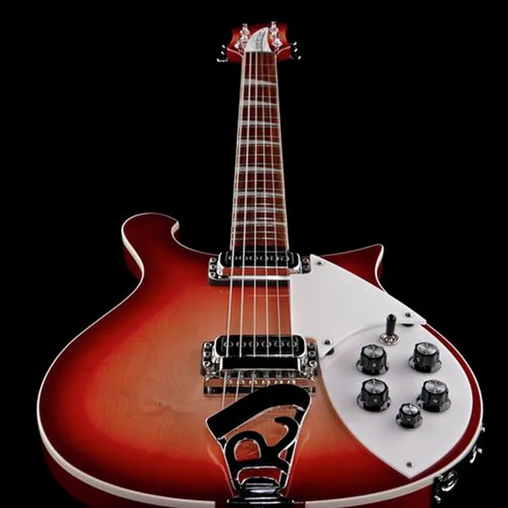 Recensione e prova della chitarra Rickenbacker 620 FG