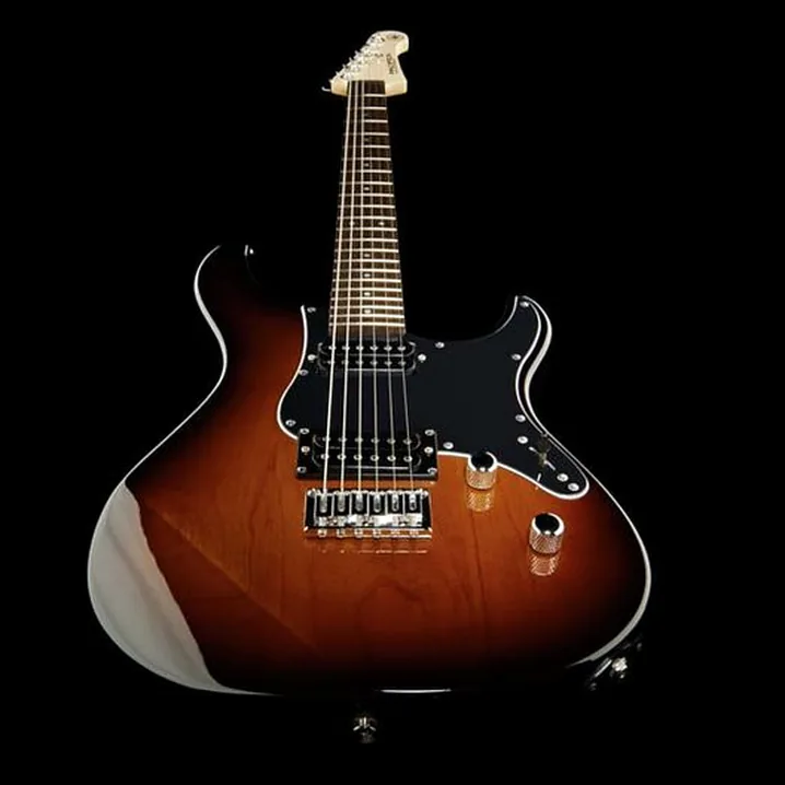 Recensione e prova della chitarra Yamaha Pacifica 120H TBSB