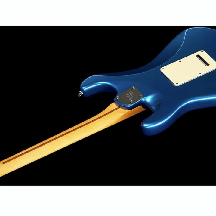 Recensione e Test Chitarra Elettrica Fender AM Ultra Strat MN Cobra Blue