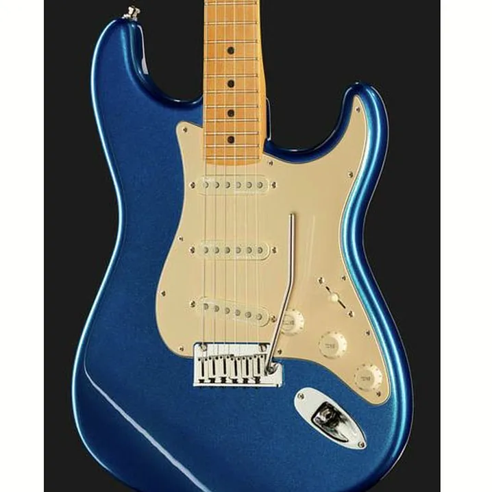 Recensione e Test Chitarra Elettrica Fender AM Ultra Strat MN Cobra Blue