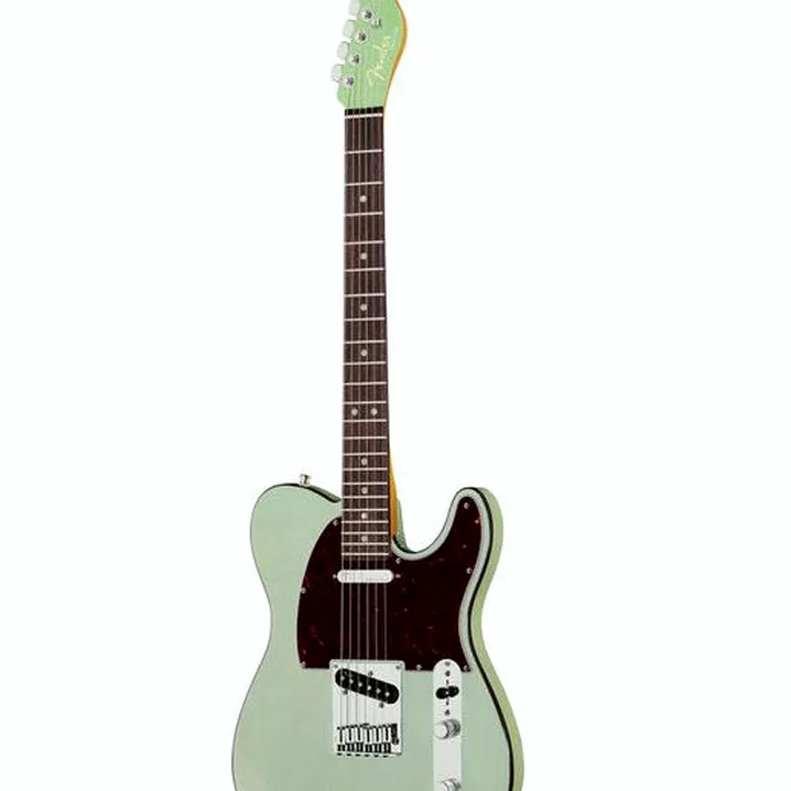 Recensione e Test della chitarra Fender AM Ultra Luxe Tele RW SFG TRN